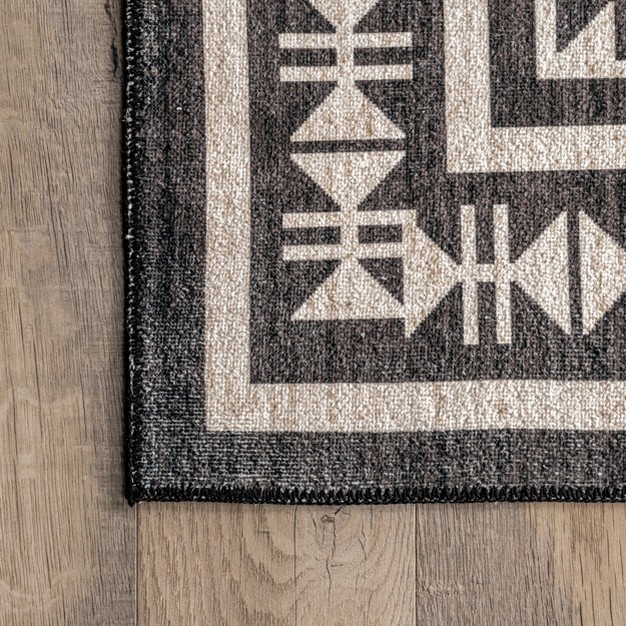 Nuloom Leighton Machine Washable Southwestern Medallion Area Rug