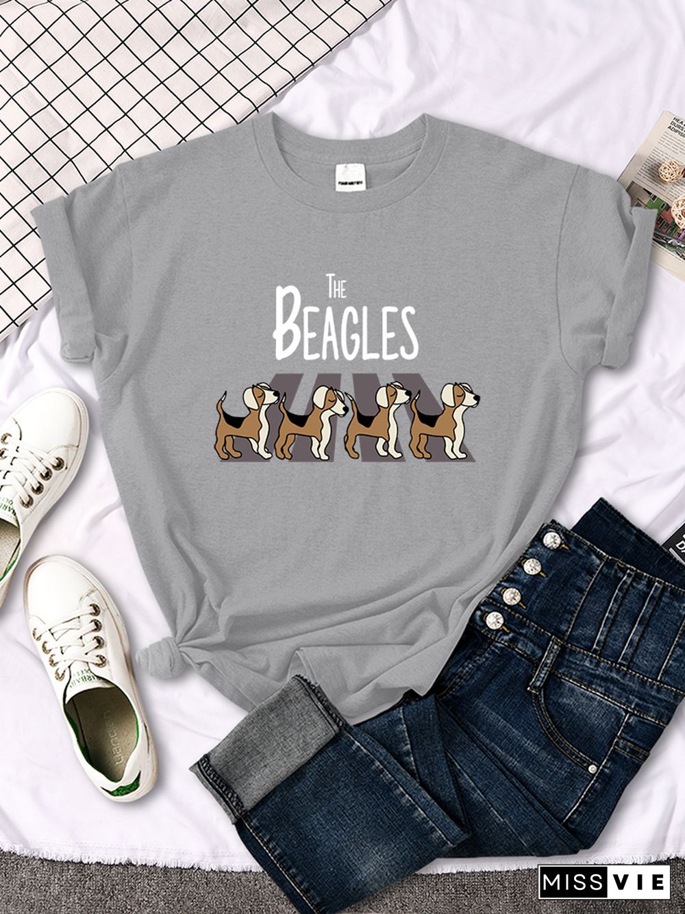 Four Beagles Crossing The Road Printed Female Tshirt Classic Slim Tees Plus Tshirts Anime Clothes Summer Vintage Women T-shirts