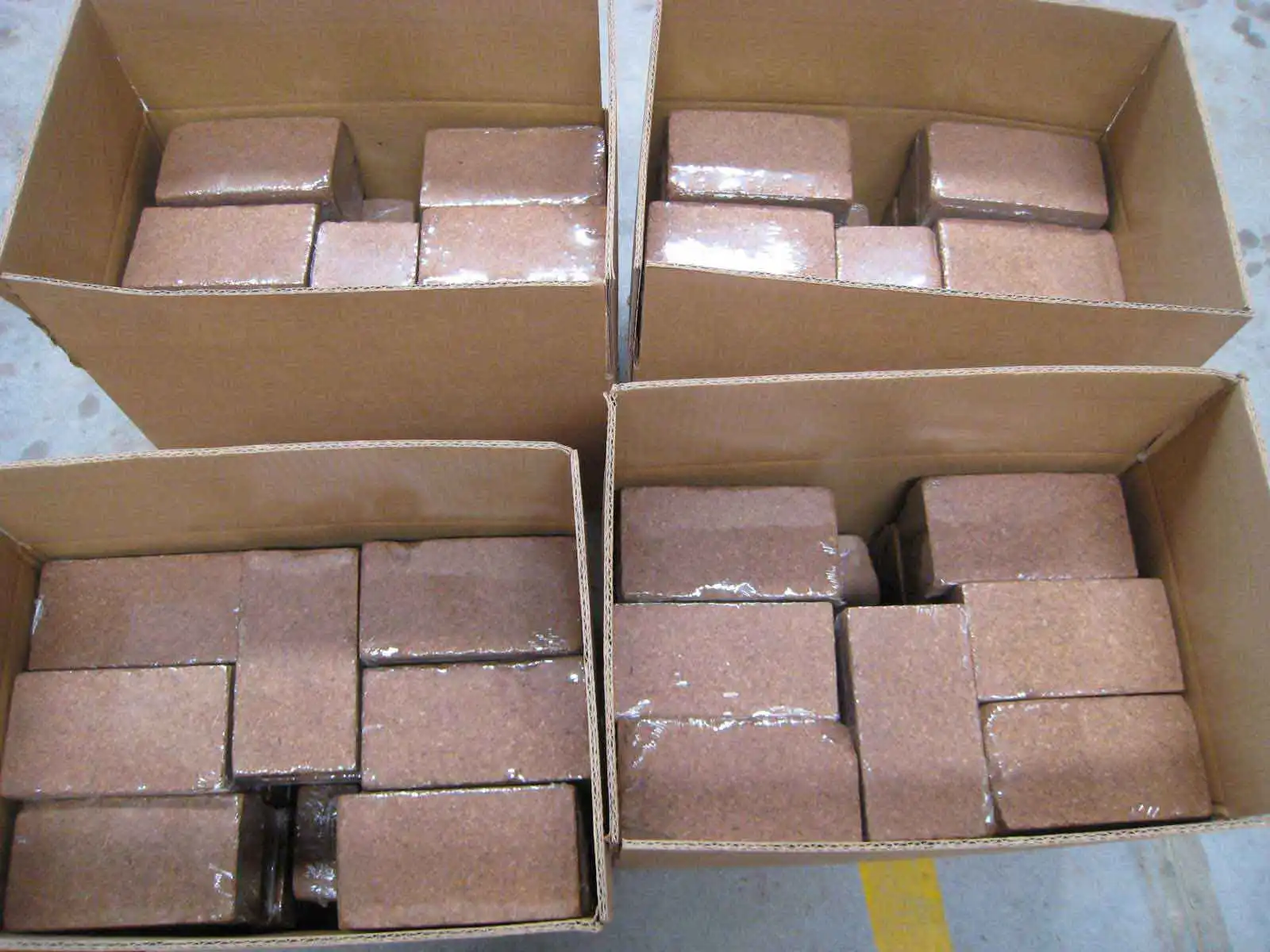 Wholesale price Peat Moss Coconut Coir Pellets Seedling Soil Block 5kg Coco Peat From Viet Nam Garden Plants