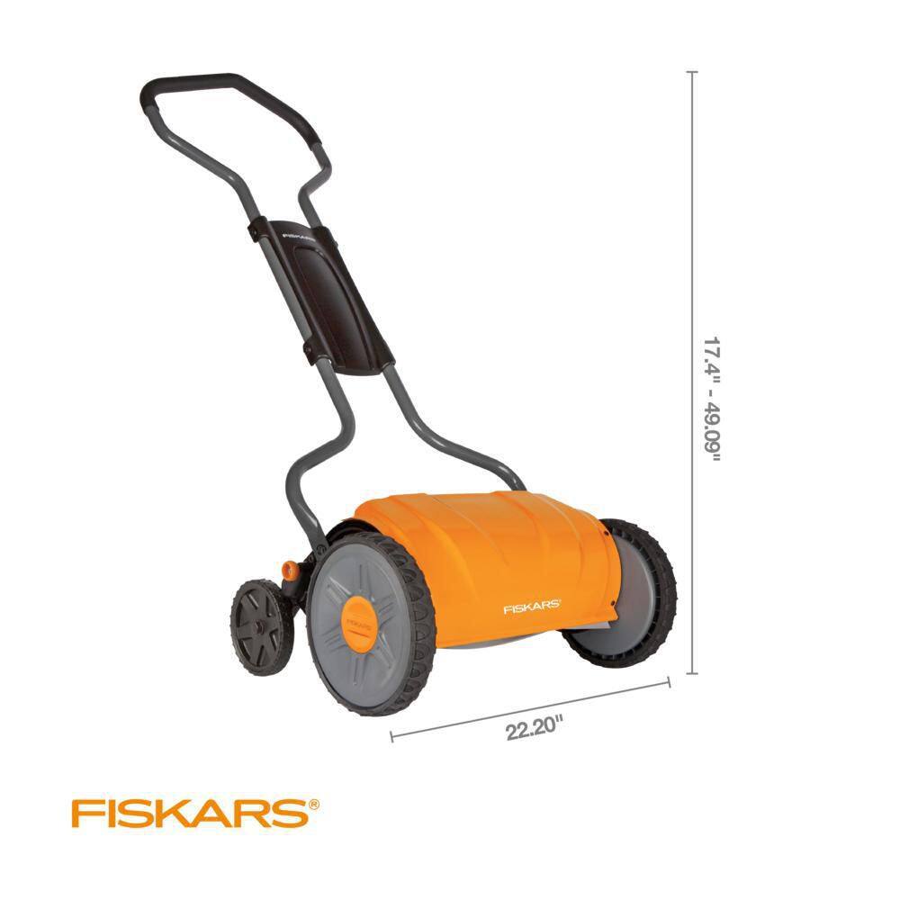 Fiskars StaySharp 17 in. Manual Push Walk Behind Non-Electric Reel Mower 362080-1001