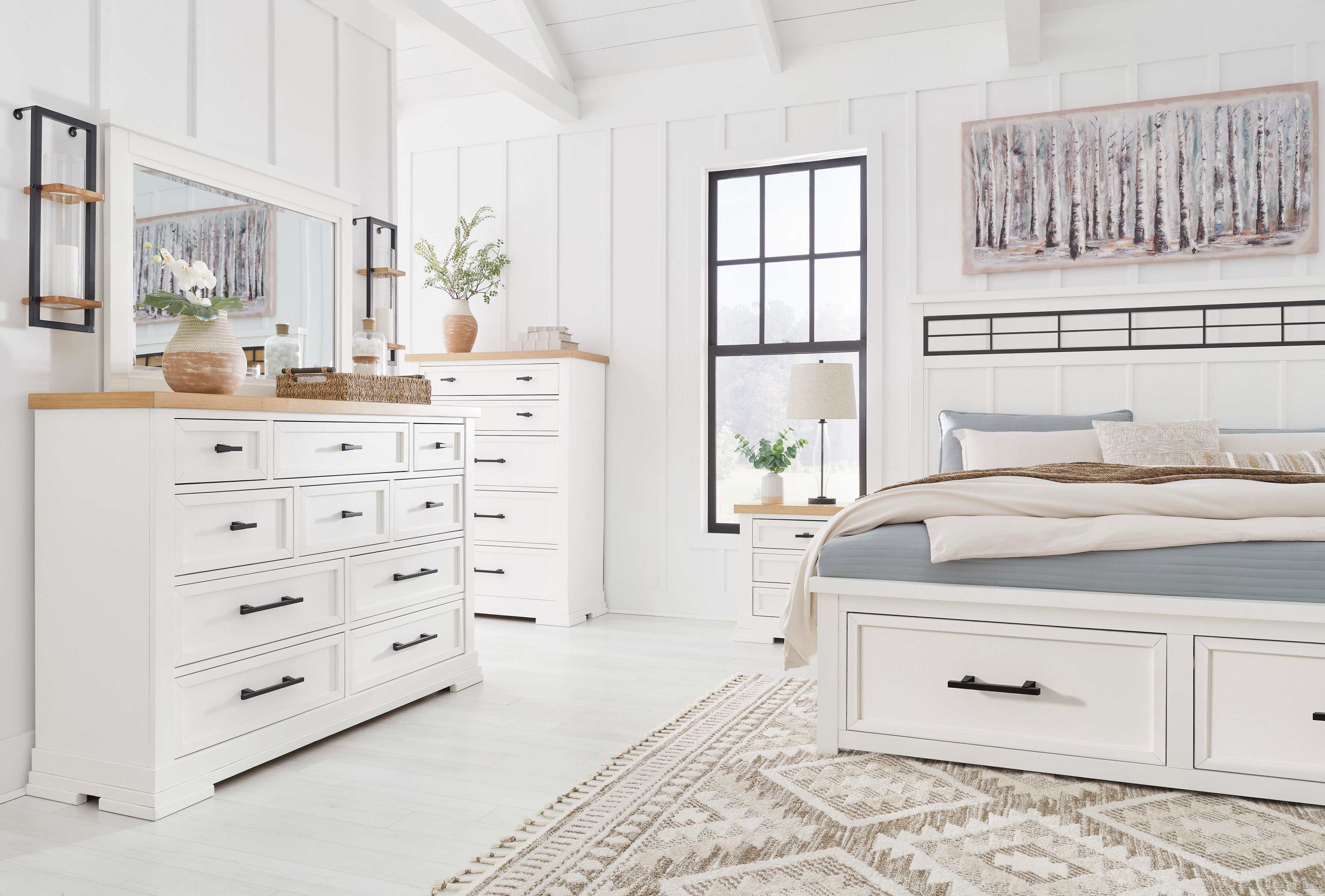 (Online Special Price) Ashbryn White/Natural Queen Panel Storage Bedroom Sets