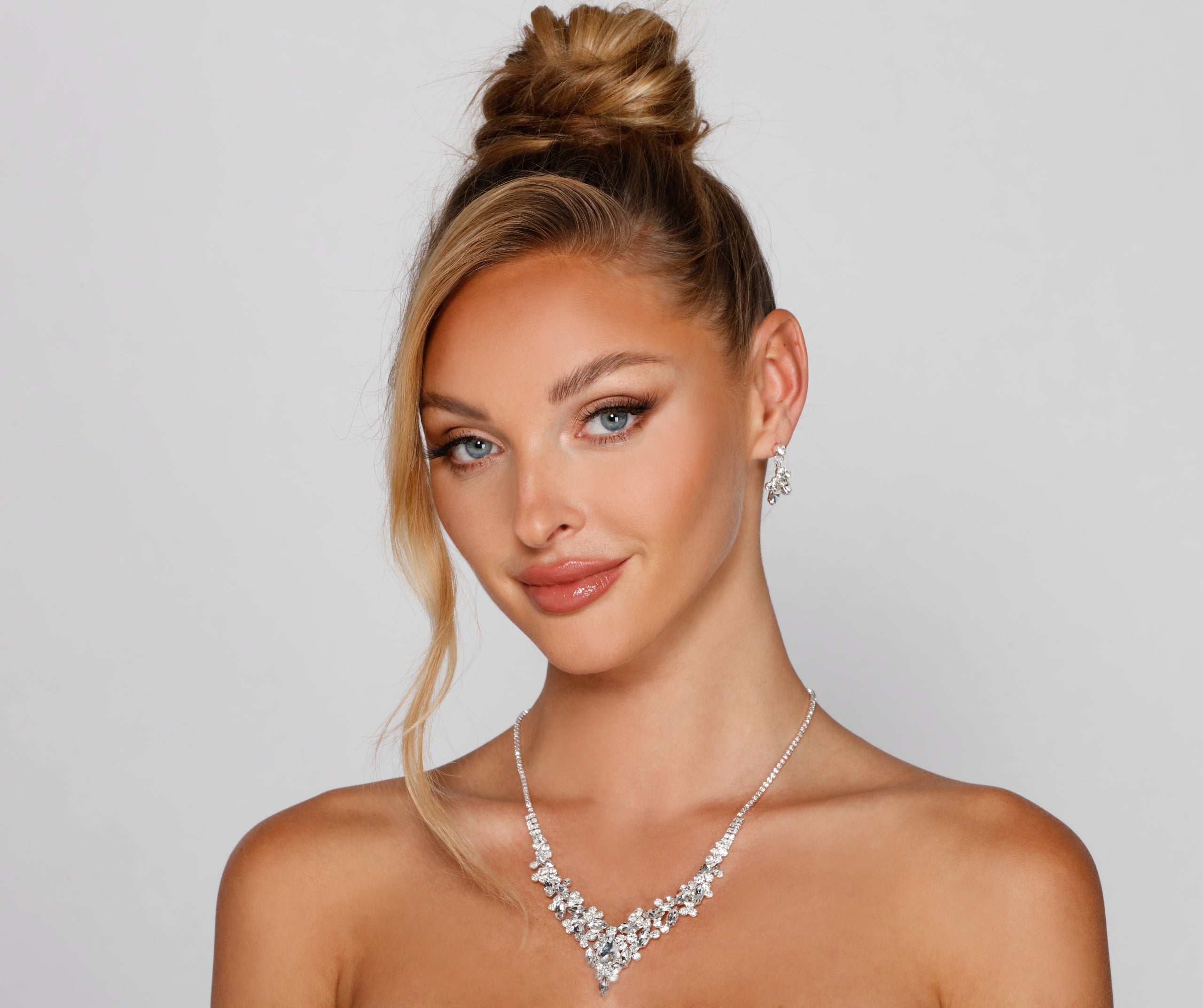 Gorgeous Glitz Necklace And Earrings Set