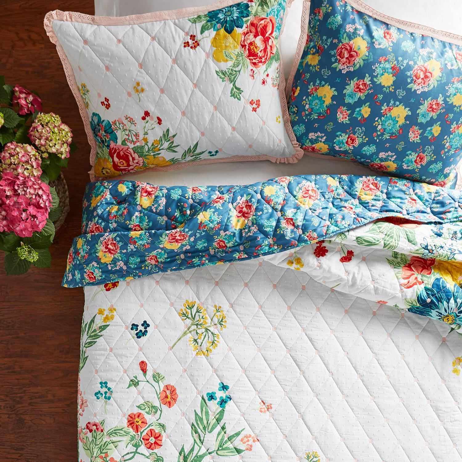 The Pioneer Woman Fancy Flourish 3-Piece Quilt Set， Full/Queen