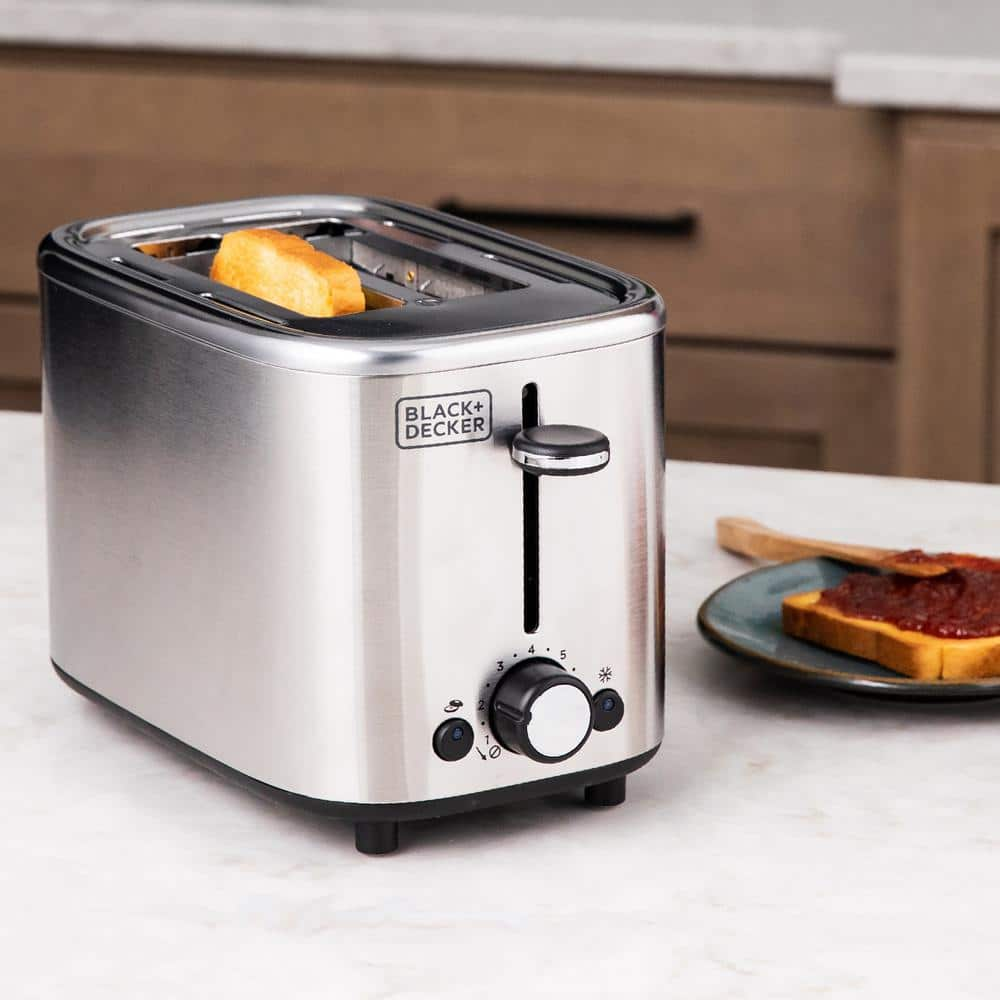 BLACK+DECKER 2-Slice Silver Extra Wide Self Centering Toaster 985119591M