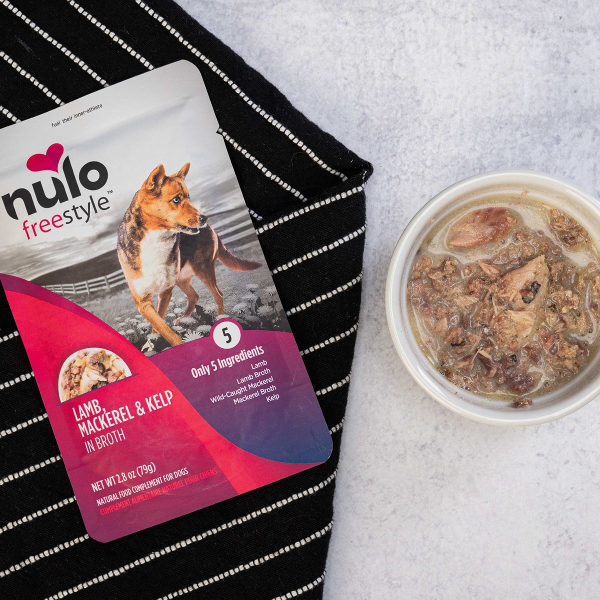 Nulo FreeStyle Lamb， Mackerel， and Kelp in Broth Dog Food Topper