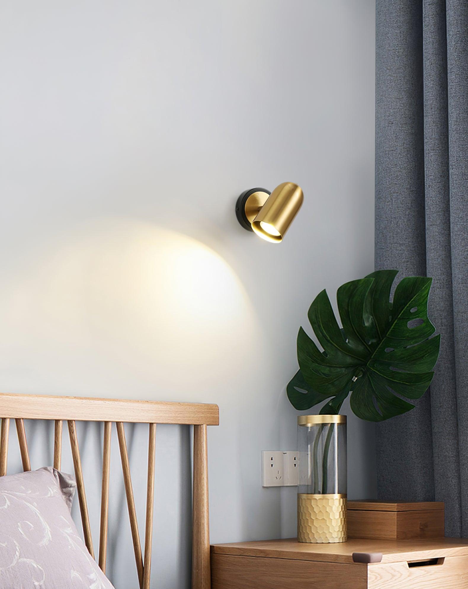 Leonardo Gold Wall Lamp