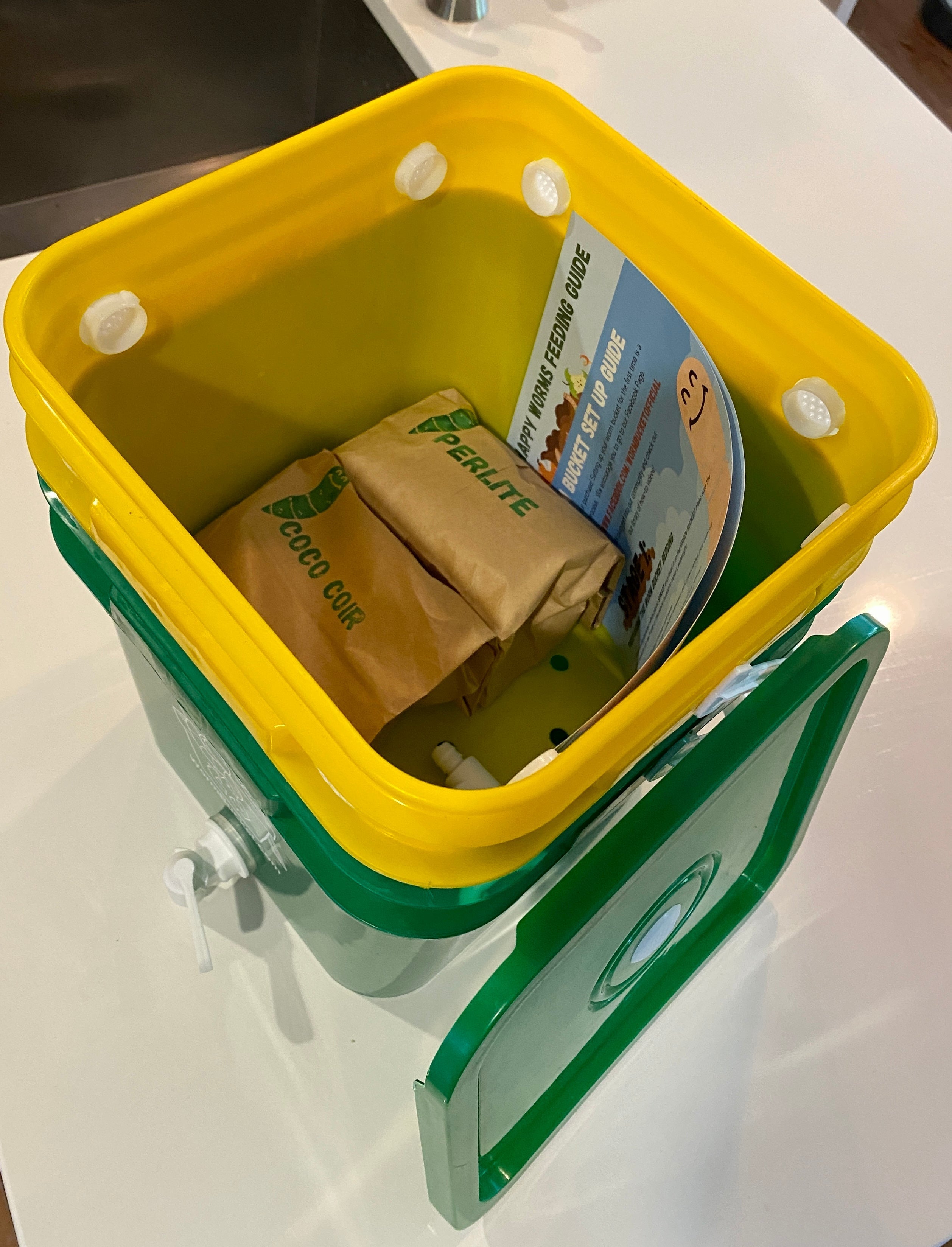 Worm Bucket? Indoor Composter Kit