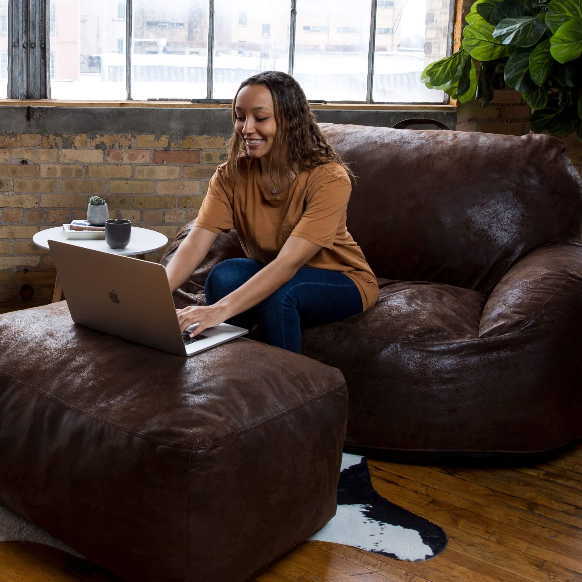 Nestle Loveseat Ottoman