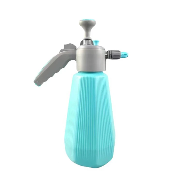 Factory Directly Supply Good Price Watering Can Bottle 2 Liter Low Pressure Watering Can