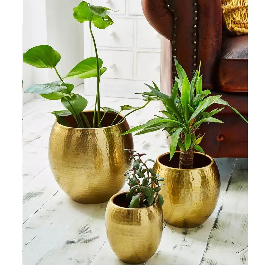 Manufacturer Supplier Classic Finished Gold Finishing Metal Planter Home Indoor Outdoor Garden Usage  Metal Planter