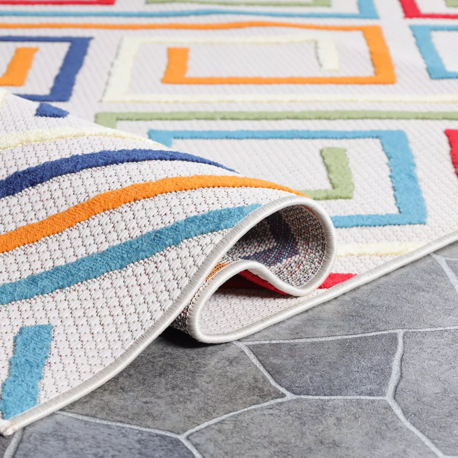 Superior Geometric Indoor/ Outdoor Area Rug