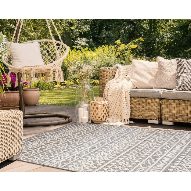 Liora Manne Cove Stripes Indoor outdoor Rug