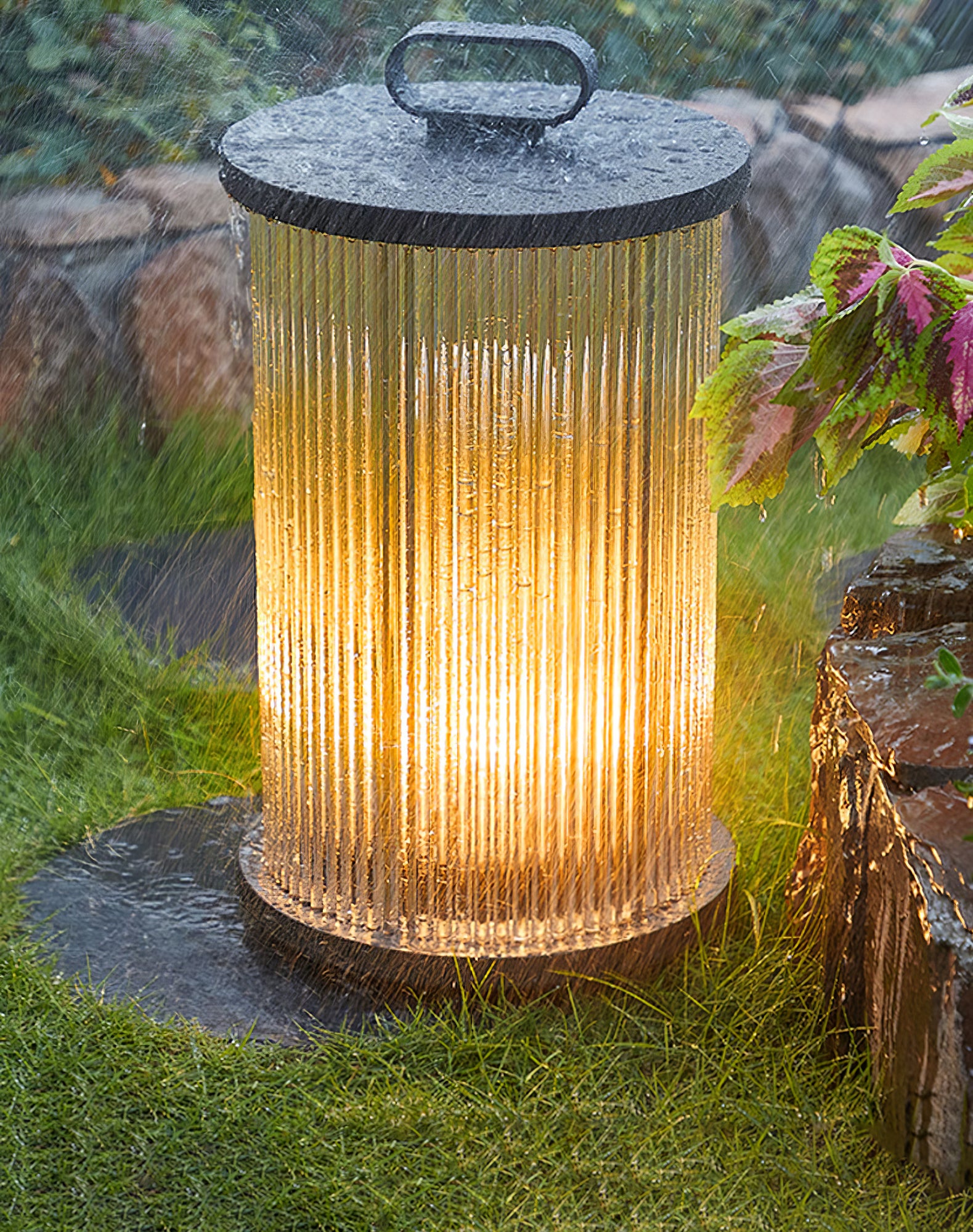 Lantern Garden Outdoor Light