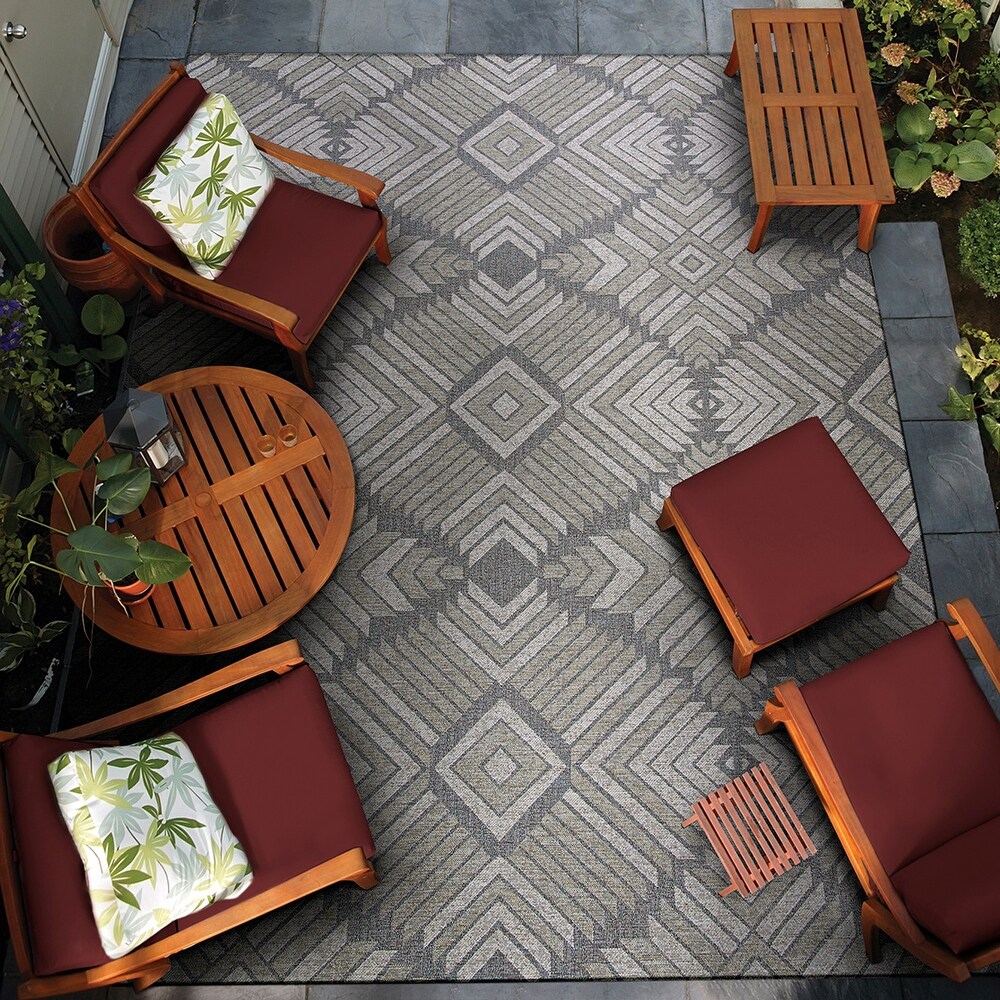 Gelato Geometric Diamond Pattern Indoor/ Outdoor Area Rug