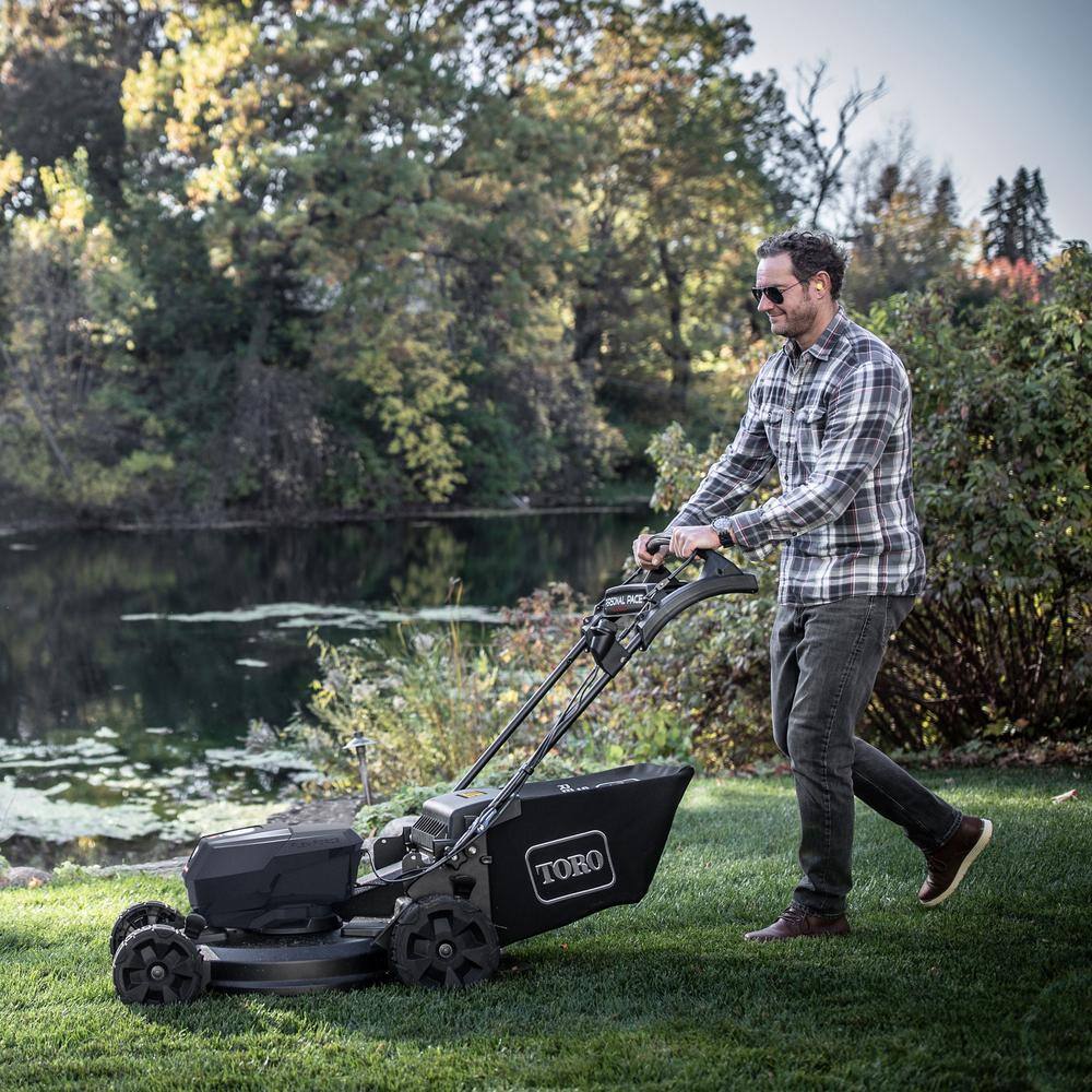 Toro 21 in. Super Recycler 60-Volt SmartStow Max Cordless Battery Walk Behind Mower 7.5 Ah Battery and Charger Included 21566