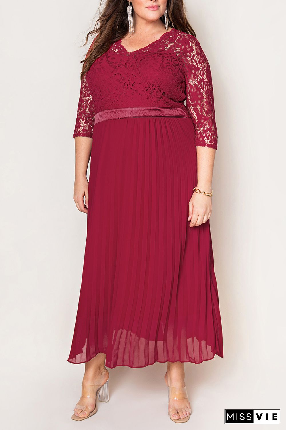 Red Lace Scalloped V Neck 3/4 Sleeves Pleated Tulle Plus Maxi Dress