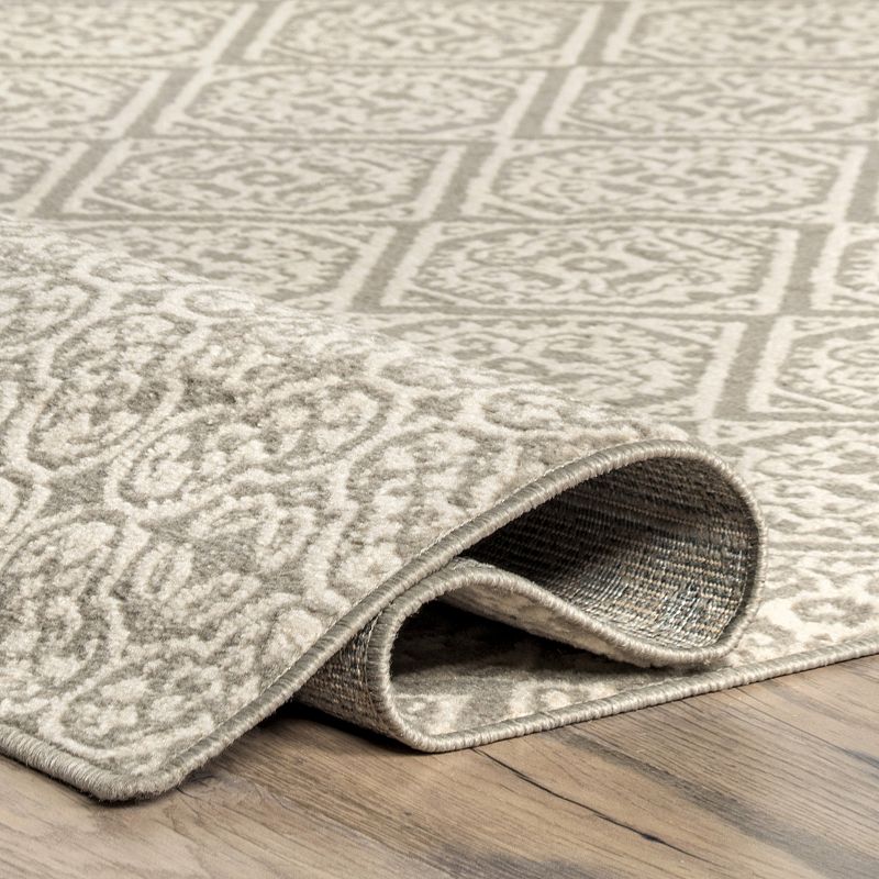 nuLoom Transitional Floral Jeanette Area Rug