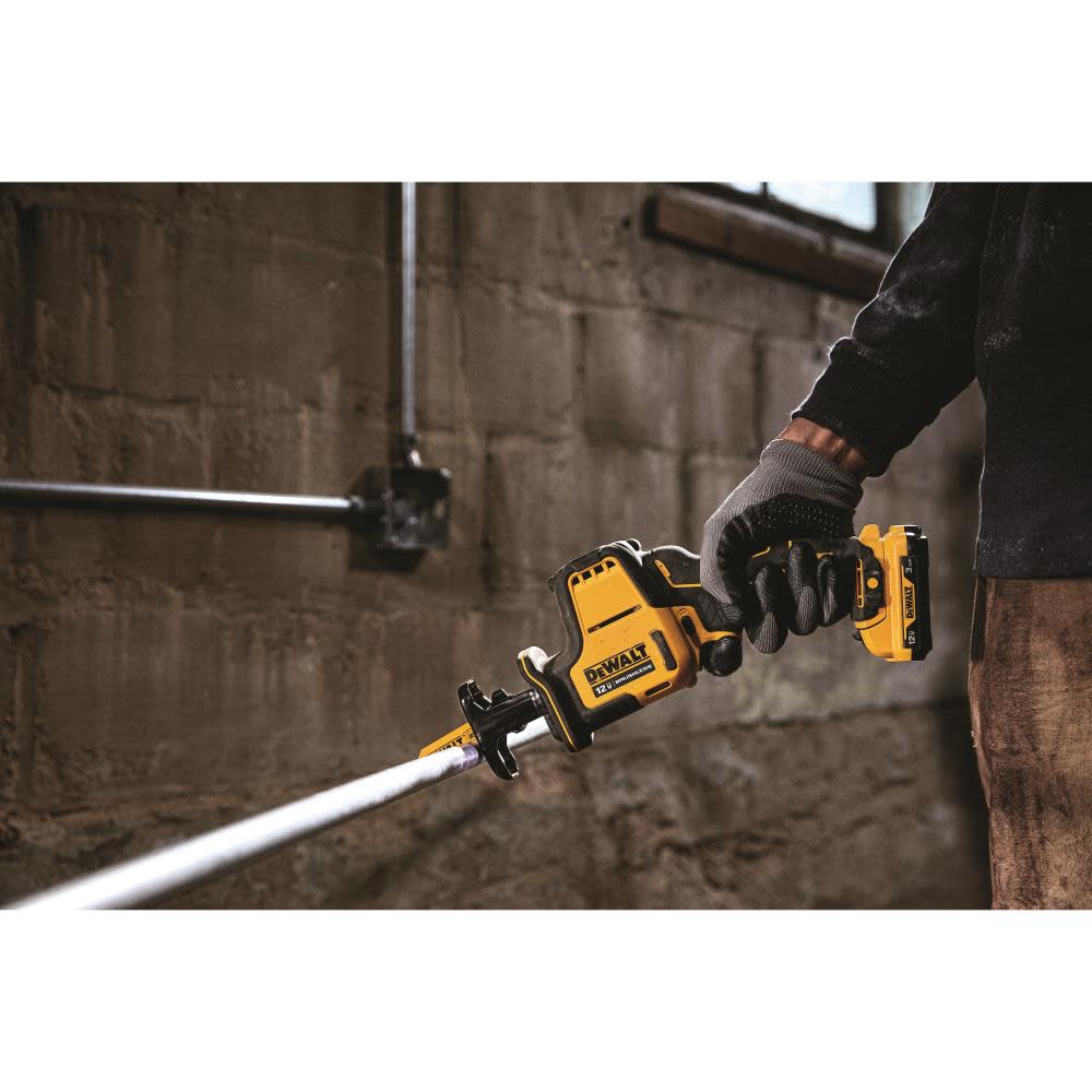 DEWALT XTREME 12V MAX One Handed Reciprocating Saw with 12V MAX 3Ah Li-Ion Battery Kit