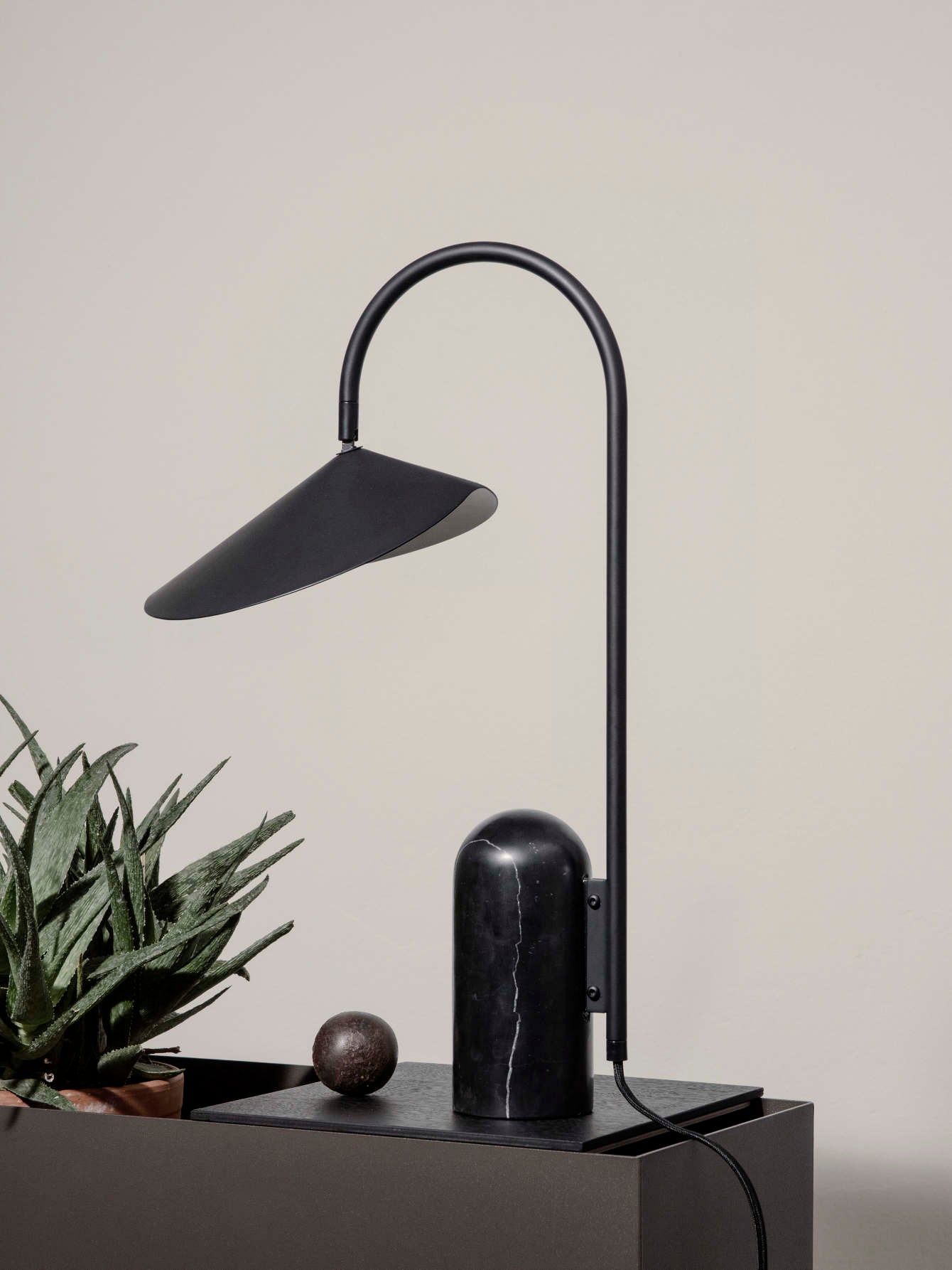 Arum Table Lamp