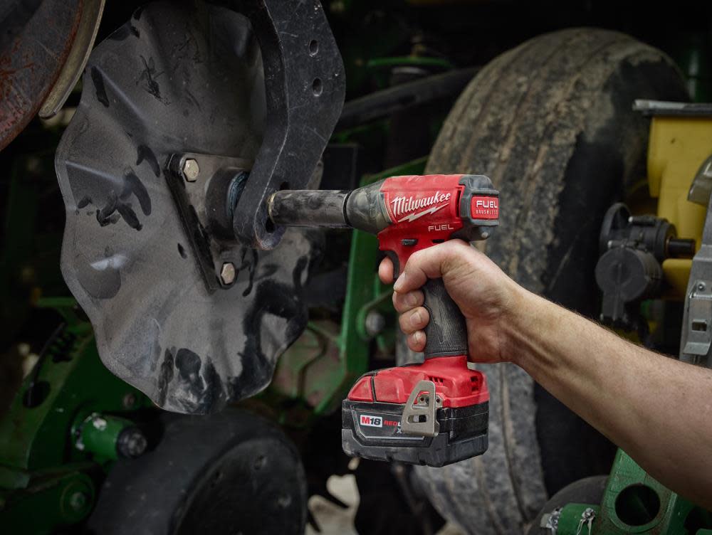 M18 FUEL™ 1/2 In. Compact Impact Wrench w/ Pin Detent Kit ;