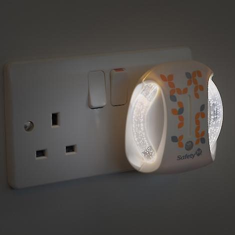 Safety 1st automatic night light