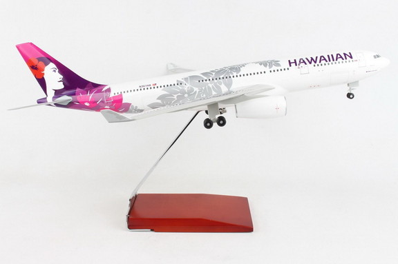 SKYMARKS Hawaiian A330 200 1/100 W/Wood Stand   Ge...