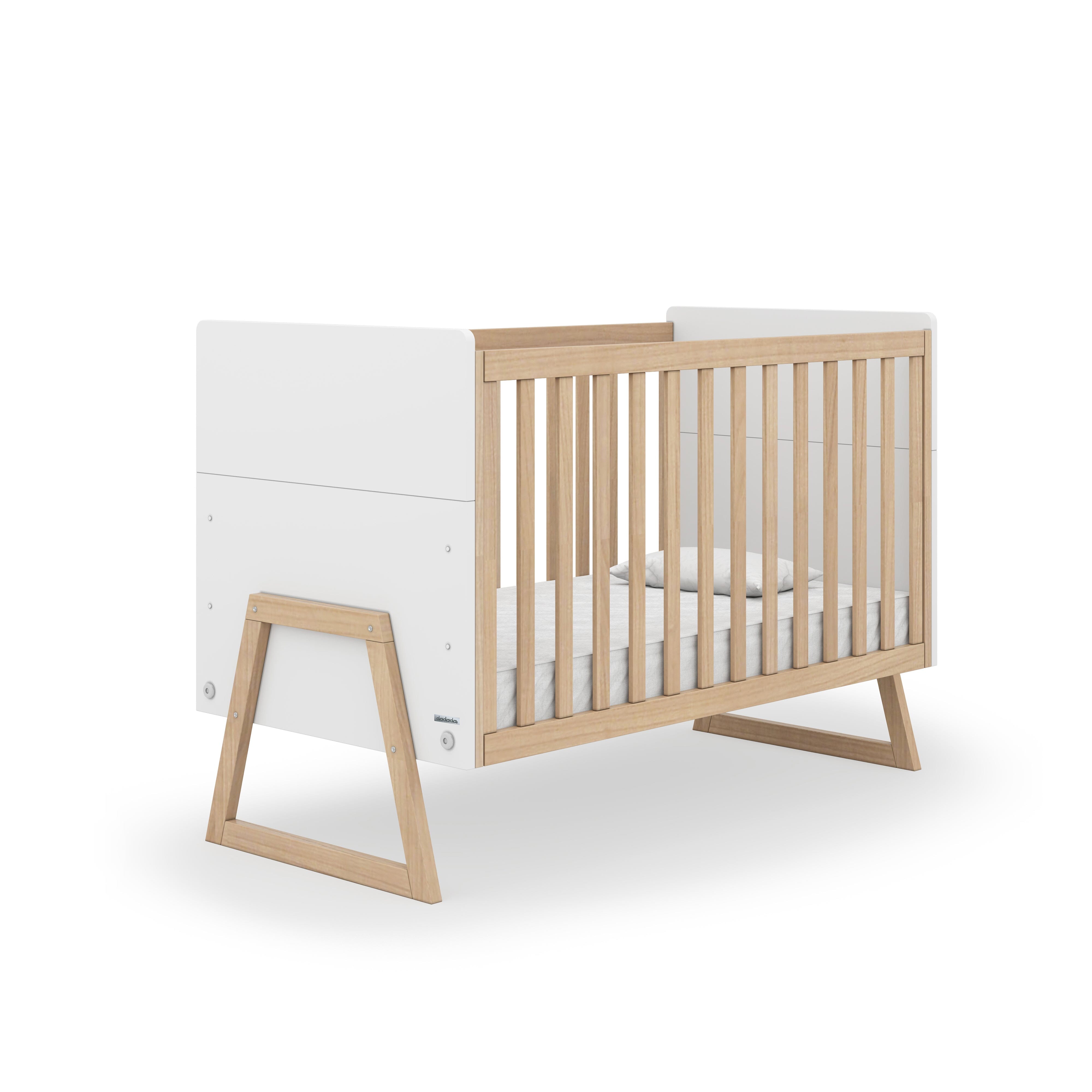 Dadada Domino-to-Grow Convertible Crib