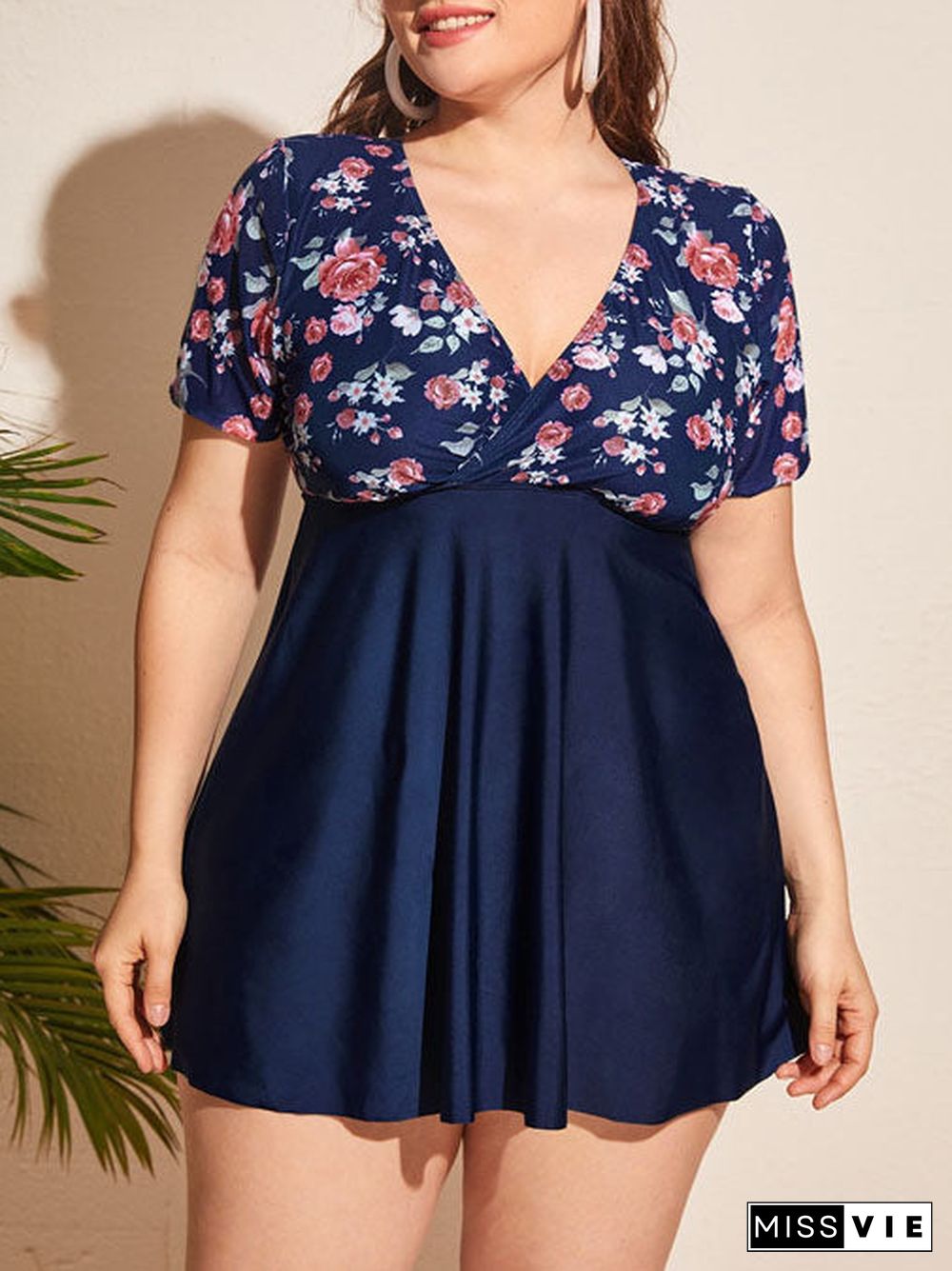 Plus Size Floral Printed Stitching Swimdress Set