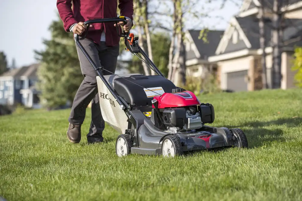 Honda 21 In. Nexite Deck Self Propelled 4-in-1 Versamow Hydrostatic Lawn Mower with GCV200 Engine Auto Choke and Roto-stop HRX217HYA from Honda