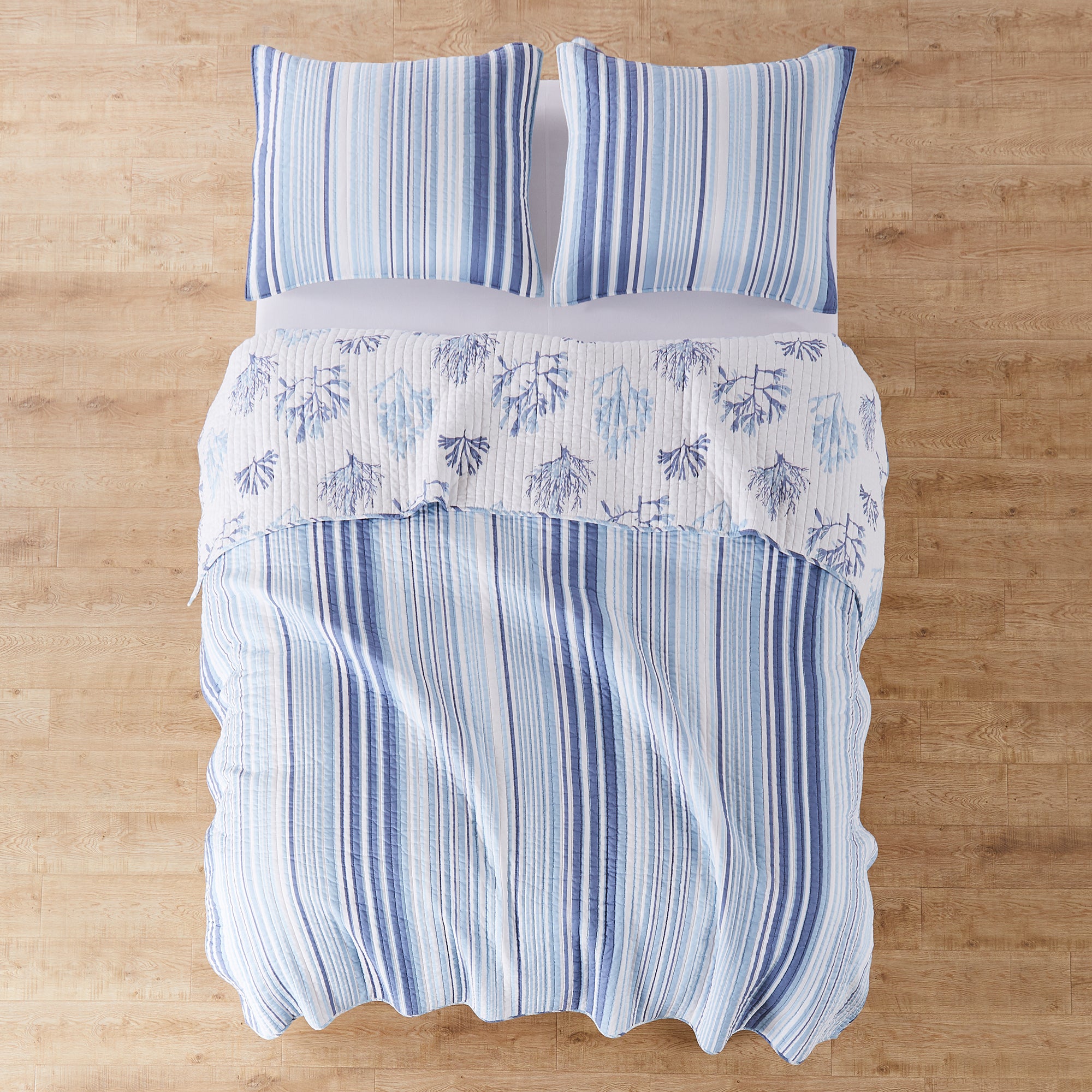 Levtex Home - Zuma Beach Quilt Set - Full/Queen Quilt + Two Standard Pillow Shams - Coastal - Blue and White - Quilt Size (88x92in.) and Pillow Sham Size (26x20in.) - Reversible - Cotton Fabric