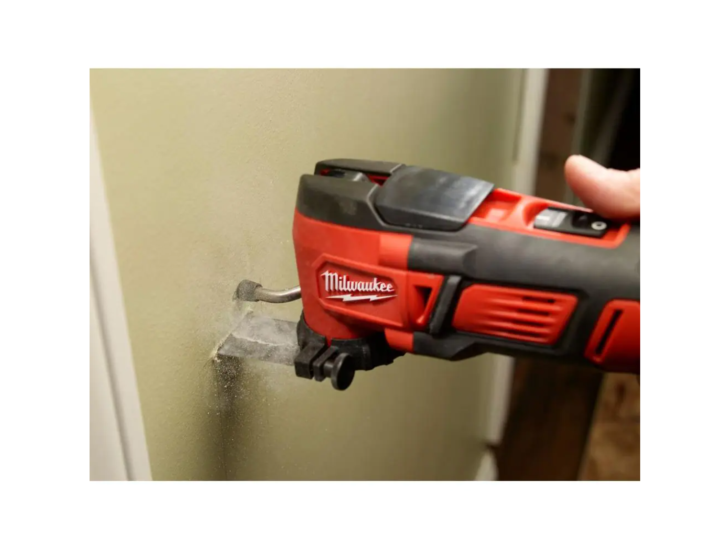 Milwaukee 2626-20 M18 18-Volt Lithium-Ion Cordless Oscillating Multi-Tool (Tool-Only)