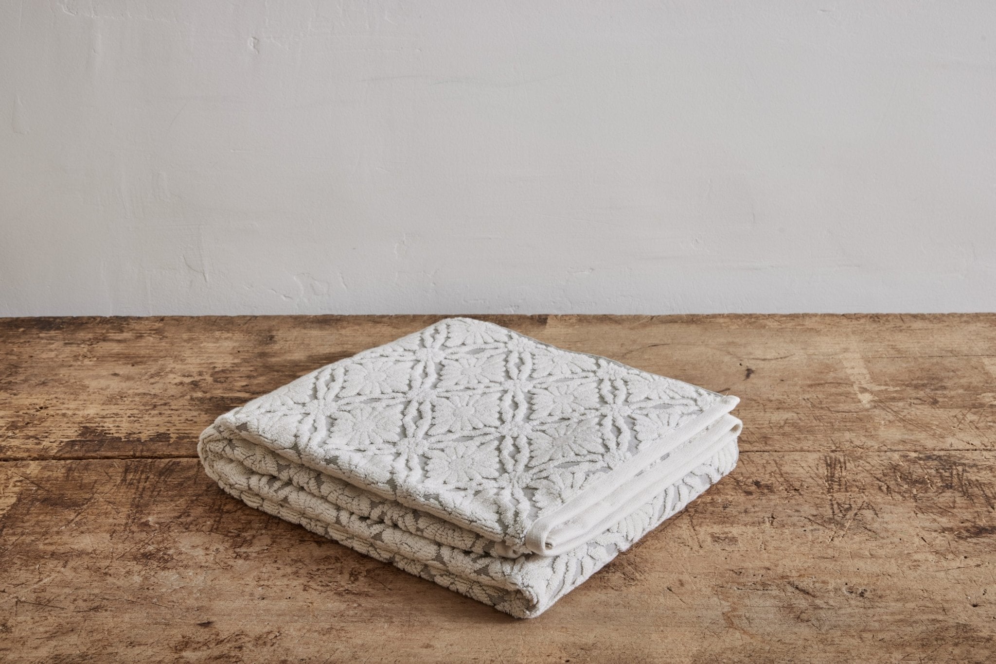 Nickey Kehoe Marguerite Bath Towel in Fog