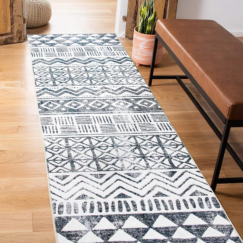 World Rug Gallery Austin Geometric Machine Washable Rug