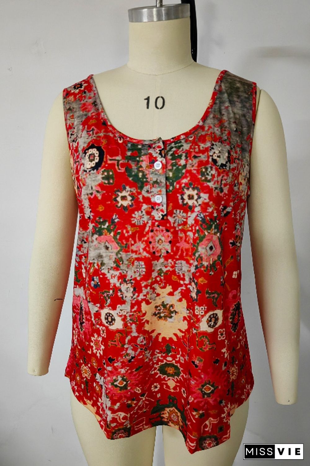 Buttoned Down Gradiant Printed Tank Top