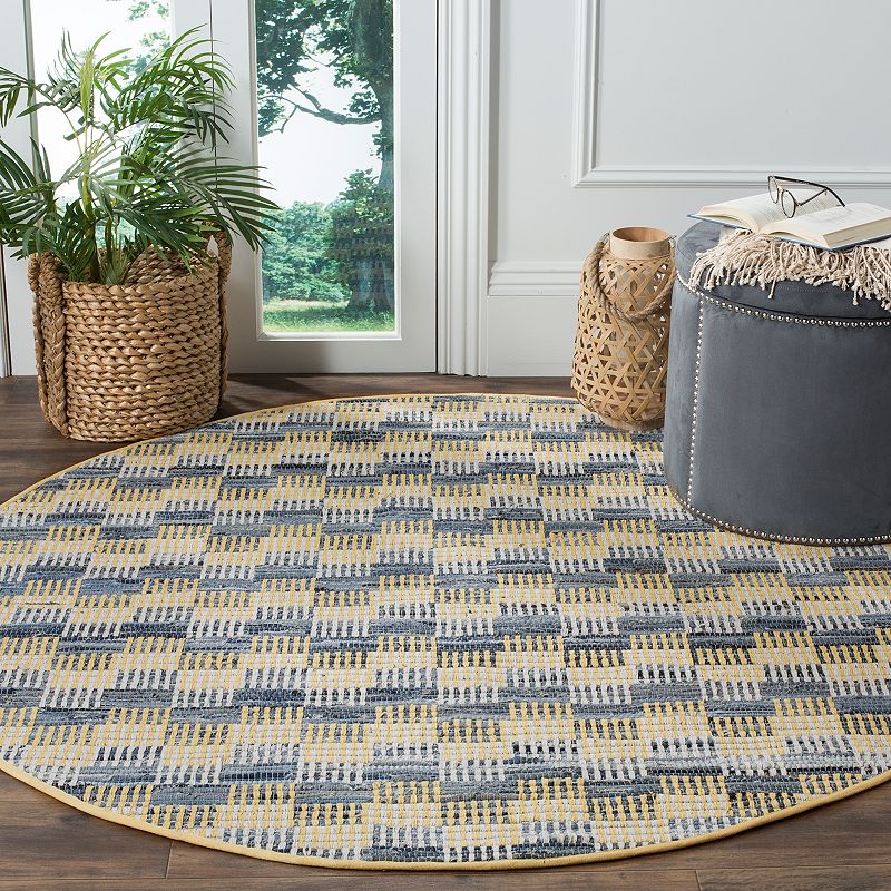 Safavieh Montauk Phoenix Geometric Rug