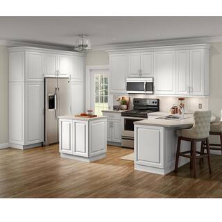 Hampton Bay Benton Assembled 27.6 in. x 27.6 in. x 34.5 in. Lazy Susan Corner Base Cabinet in White BT2835C-WH