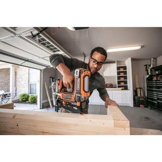 RIDGID 18V Brushless Cordless 16-Gauge Straight Finish Nailer with 18-Gauge Brad Nailer and (2) MAX Output 4.0 Ah Batteries R09892B-R09891B-AC840040P