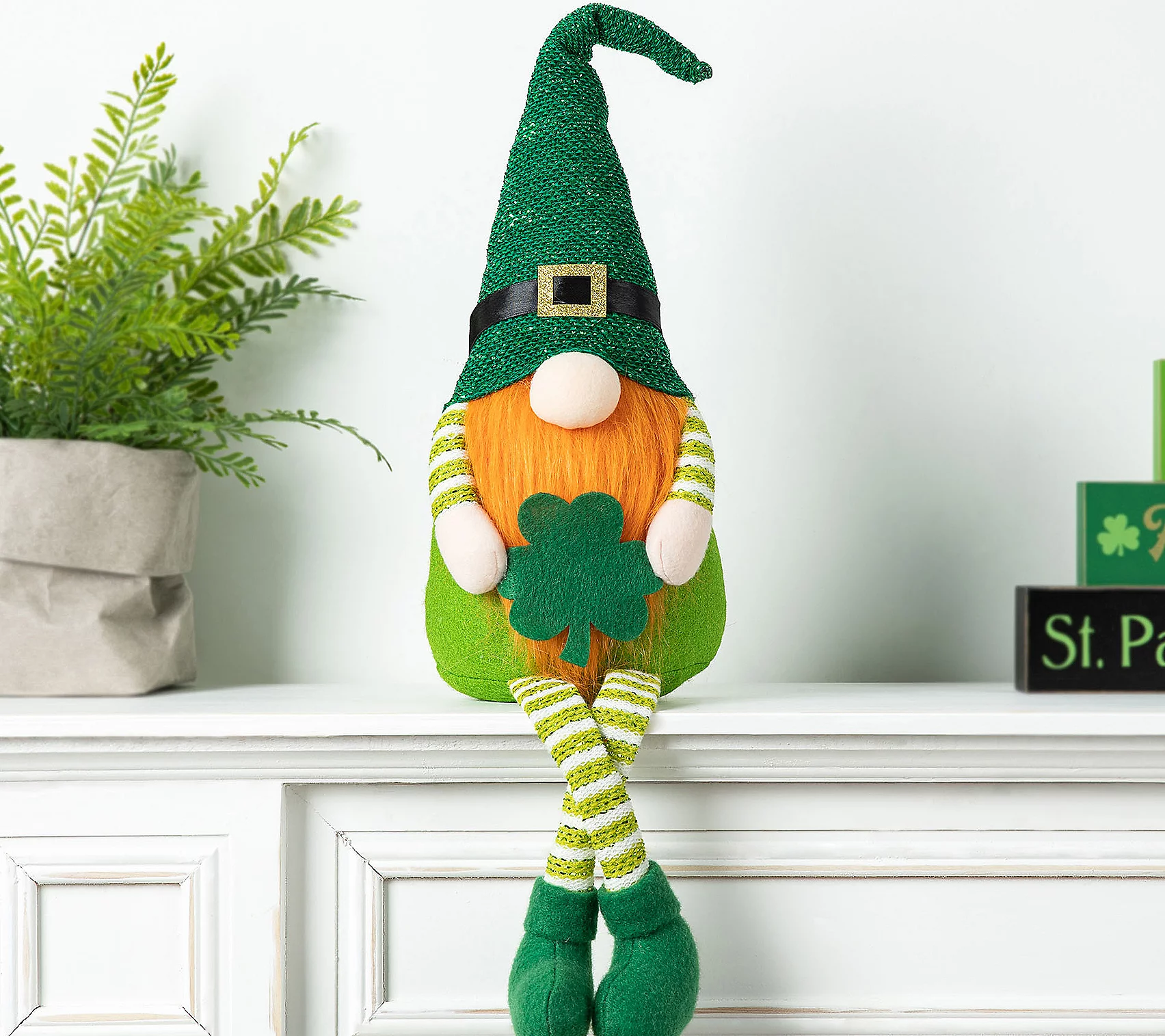 Glitzhome St. Patrick's Lucky Gnome Leprechaunhelf Sitter