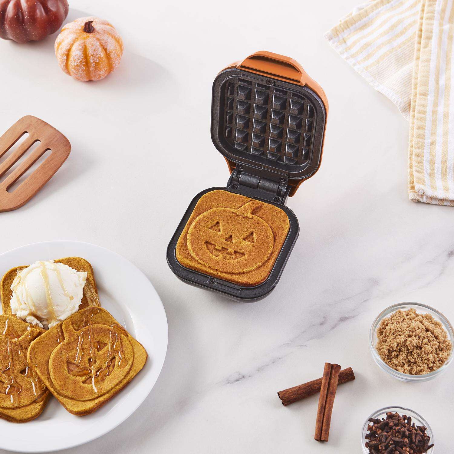 Rise by Dash Jack-O-Lantern 1 waffle Orange Plastic Waffle Maker