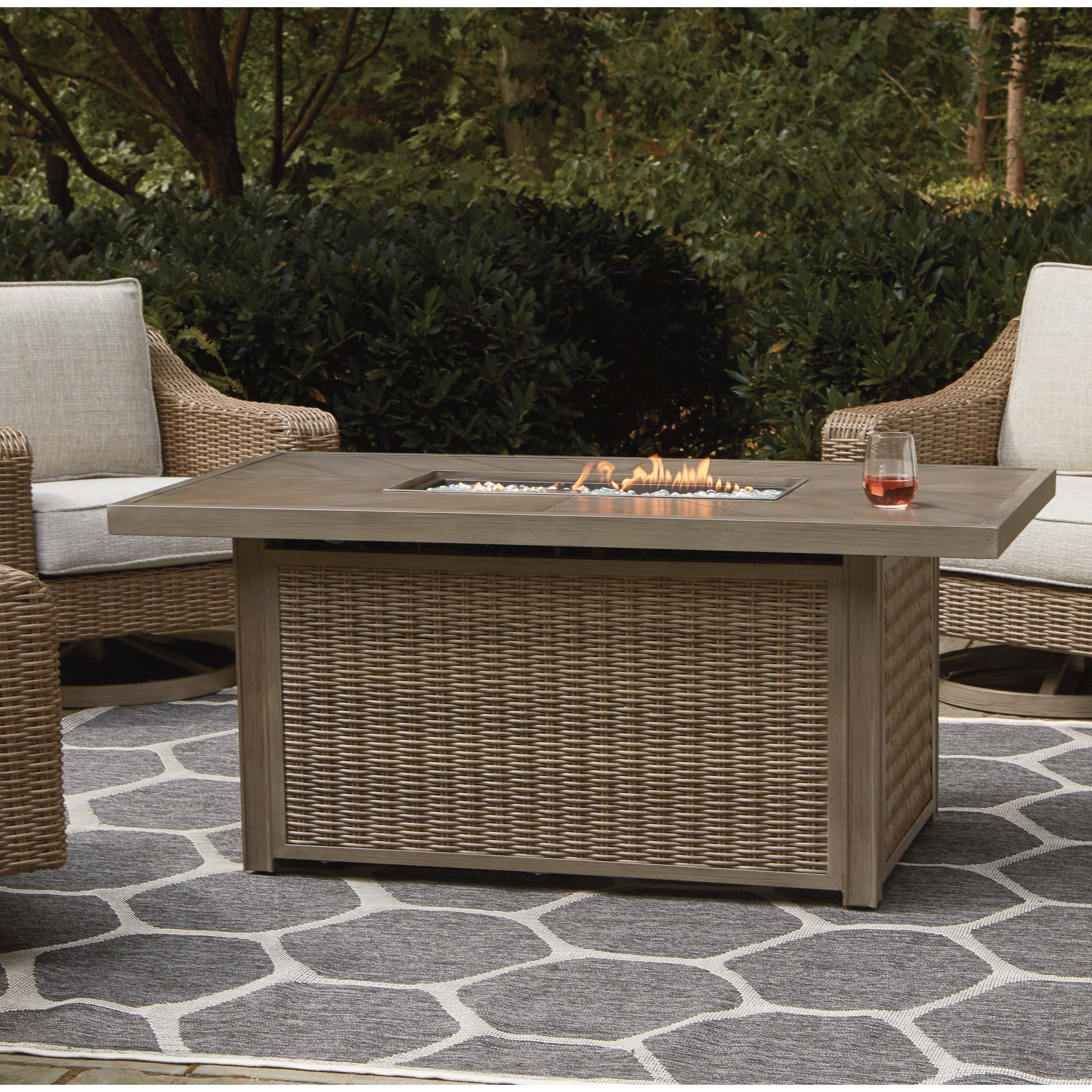 Fire Island Mist Outdoor 5-Piece Firepit Chat Set (Firepit +4 Swivel Rockers)