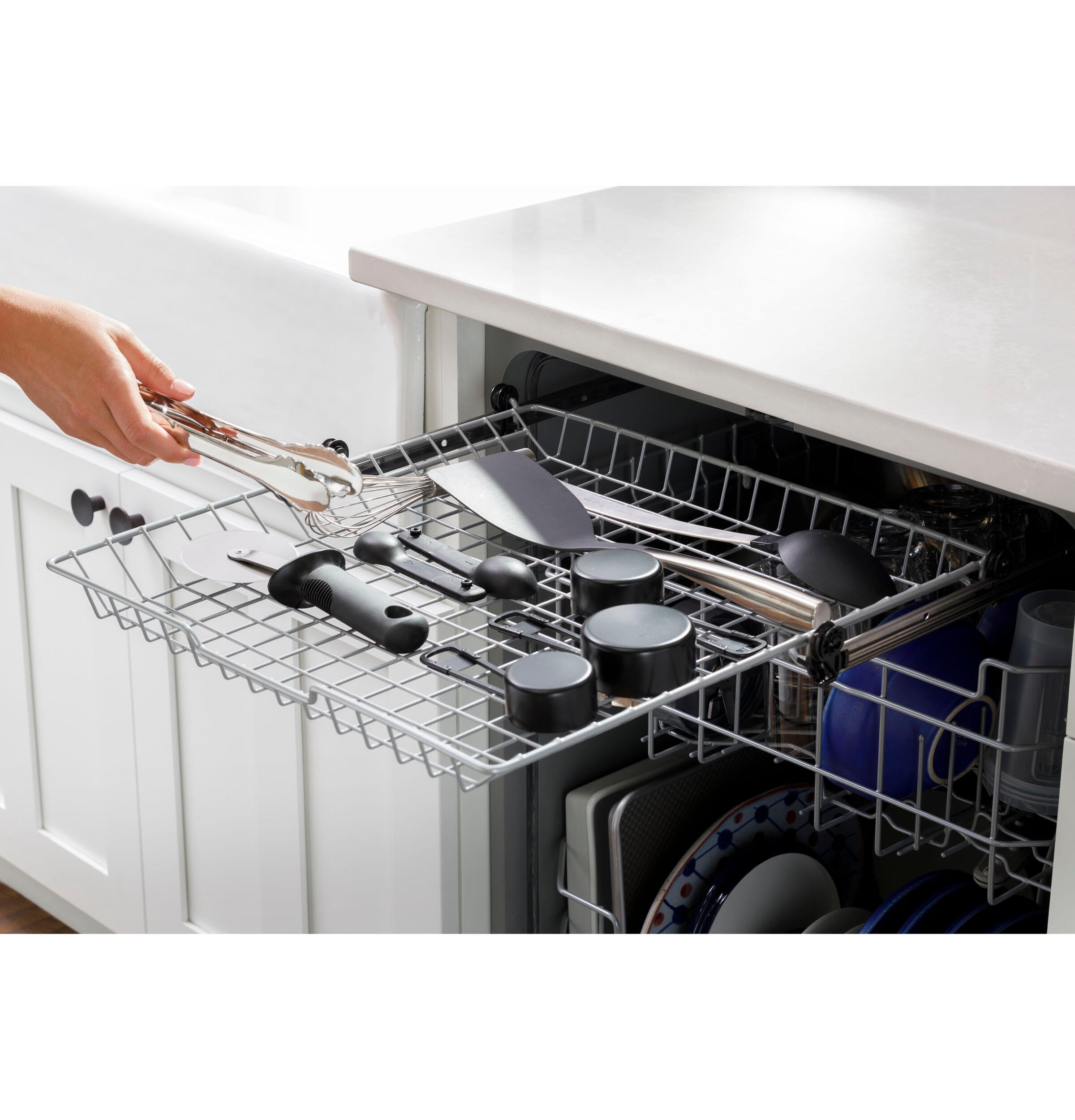 Ge Appliances GDT630PGRWW Ge® Top Control With Plastic Interior Dishwasher With Sanitize Cycle & Dry Boost