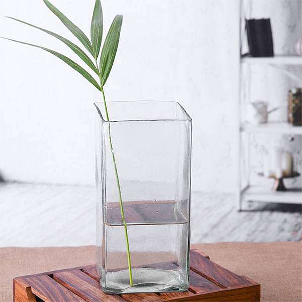 4 inch (10 cm) Square glass vase (8 inch (20 cm) ht)