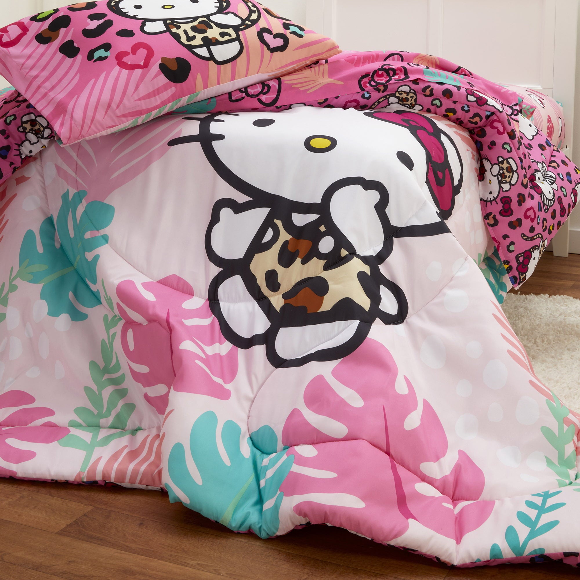 Hello Kitty Kids Comforter and Sham， 2-Piece Set， Twin/Full， Reversible， Pink， Sanrio