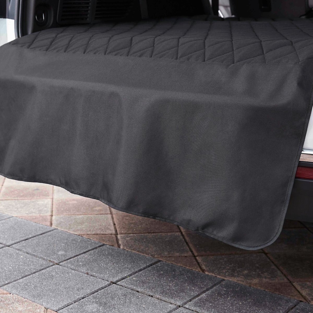 Frisco Quilted Water Resistant Cargo Cover， Black