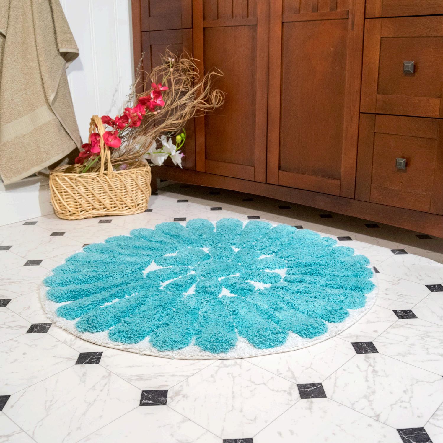 Chesapeake Bursting Flower 2pieces White and Aqua Round Washable Bath Rug Set (24  and 30 )  Crowdfused