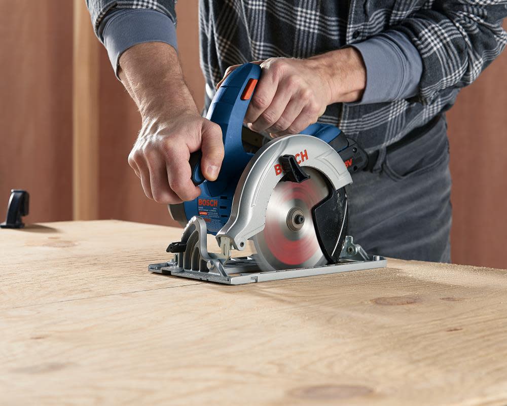 18V 6-1/2 In. Circular Saw Kit with (1) CORE18V 4.0 Ah Compact Battery ;