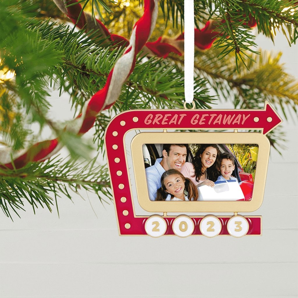 Hallmark  Great Getaway 2023 Metal Photo Frame Ornament (128)