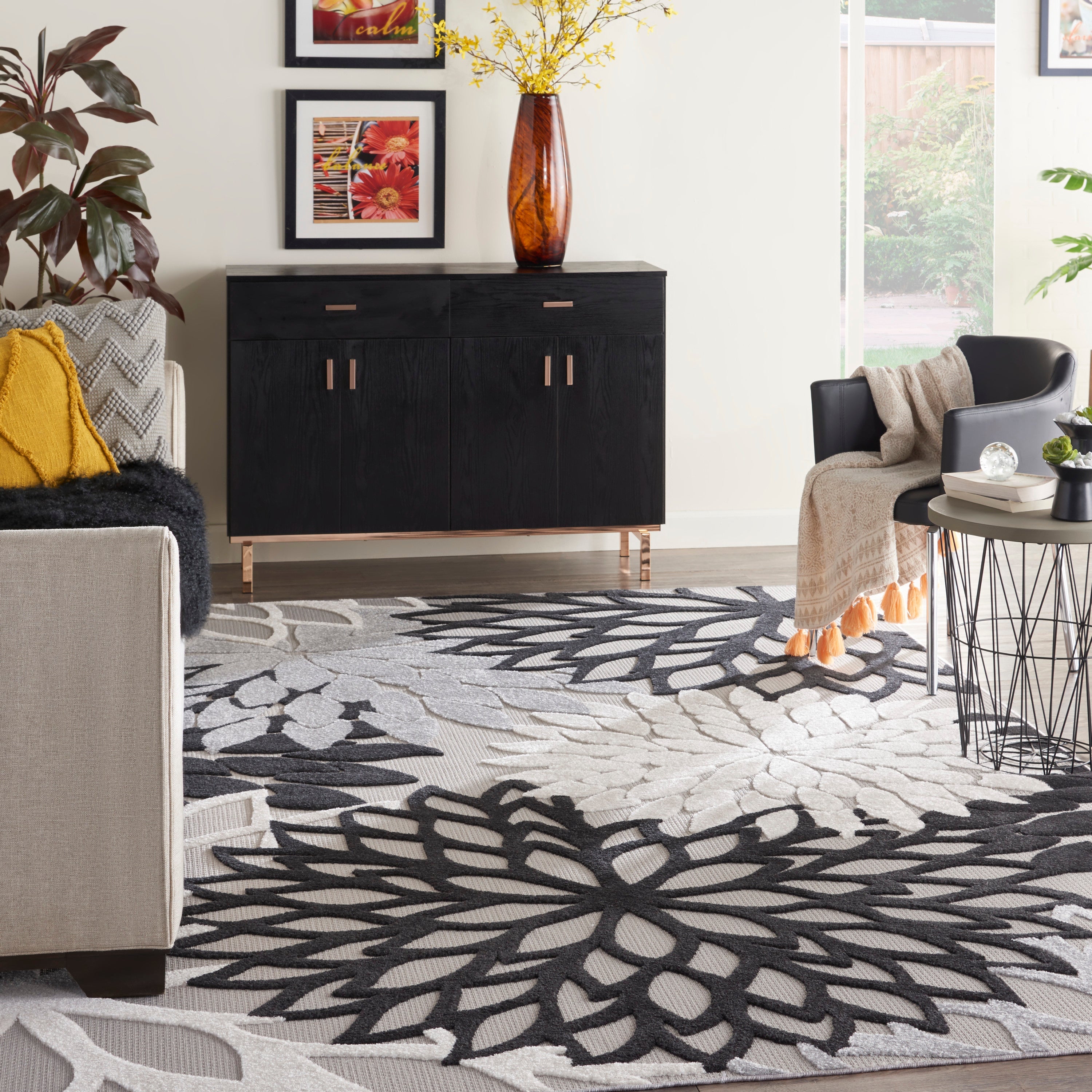 Aloha Black/White Rug