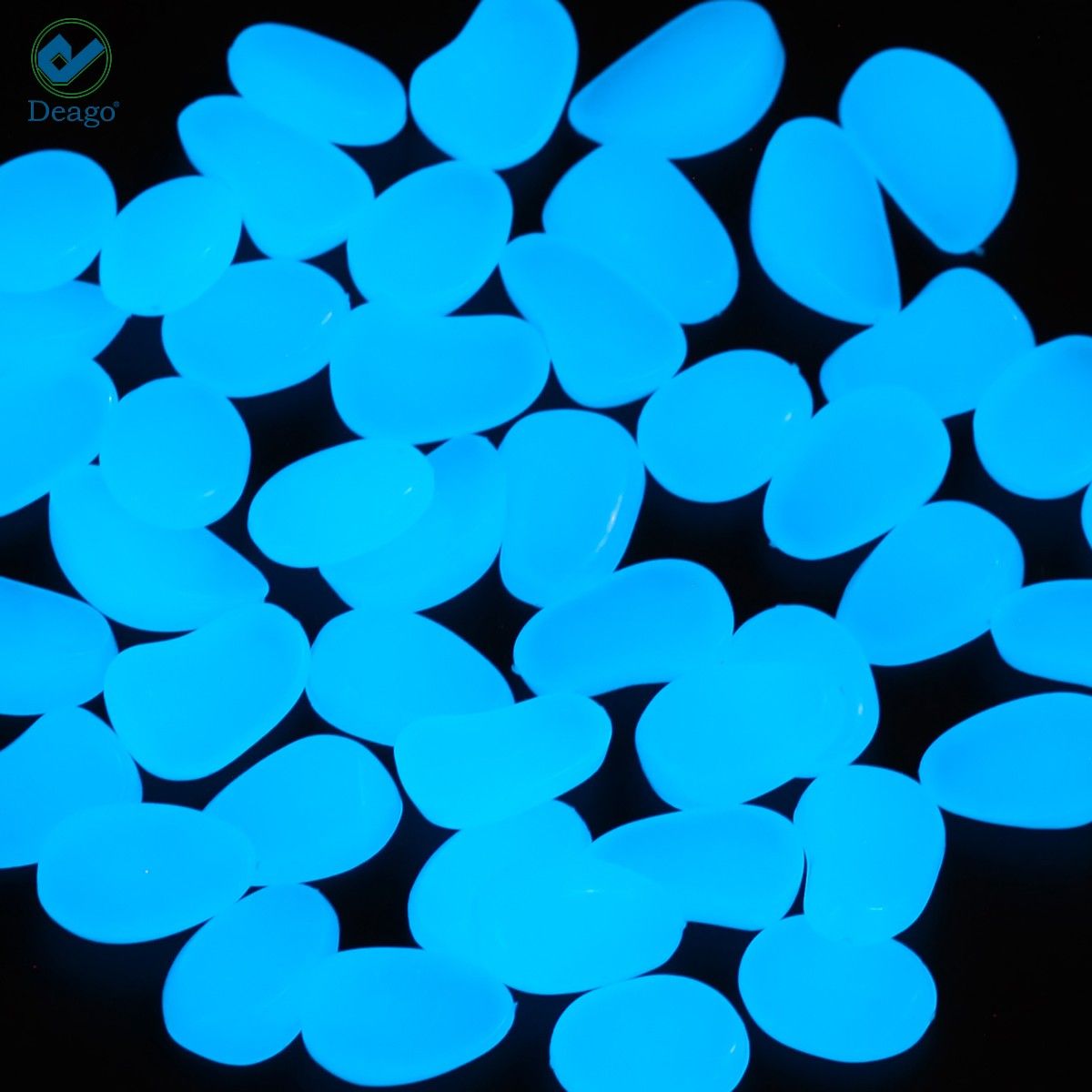 Deago 100pcs Glow in The Dark Pebbles Luminous Stones Rocks for Fish Tank Aquarium Indoor & Outdoor Yard Decor Garden Gravel Decoration for Backyard Walkway Pathway Lawn (Blue)