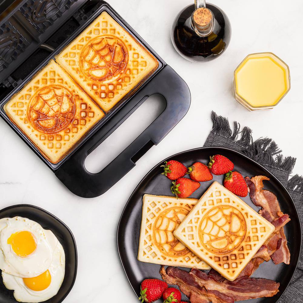 Uncanny Brands 900 W Marvel Spider-Man Red Double-Square American Waffle Maker WM2-MVC-SMC